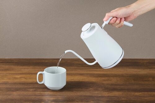 2.お湯の注ぎ方が、コーヒーの味を左右する コーヒー向けケトルおすすめ イメージ