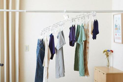 鋼線の吊り紐は丈夫だけど絡みやすくて洗濯物が落ちる イメージ2