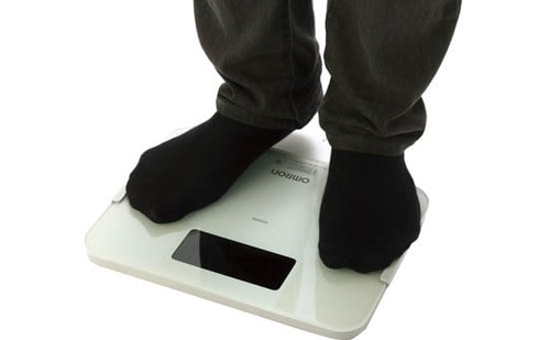 腰が弱い人でもラクラク測定身体分析ができるスマート体重計 イメージ