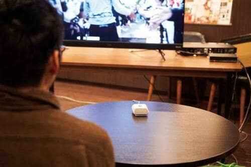 2：シンプルな音声操作で快適！アイリスのテレビ イメージ2