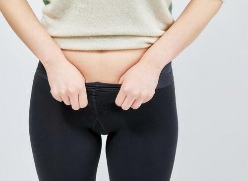 STEP3：股下がズレていないか確認！ 着圧レギンスおすすめ イメージ