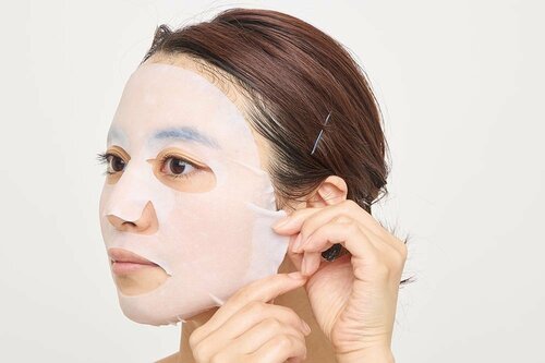 使用感:竹の原料×卵白の特殊シートがなめらかに肌に寄り添う シートマスクおすすめ イメージ