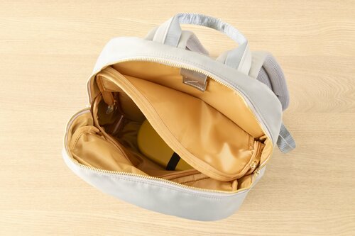 仕切り付きで便利に使える！ レディース向け通勤リュックおすすめ イメージ