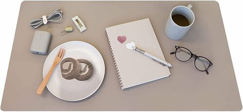MOTTERU「マウス操作も可能 耐久性・耐熱性・耐水性に優れたデスクマット MOT-DESKMAT」 イメージ