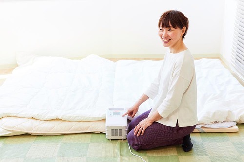 感動ポイント1:ツインノズルは2組同時に温め完了 アイリスオーヤマの布団乾燥機おすすめ イメージ