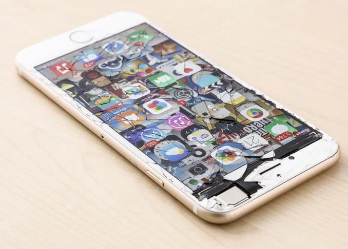Iphoneの画面が割れた 一番リーズナブルな修理方法はコレ 360life サンロクマル