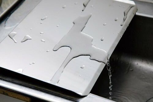 ②タテヨコ向きが選べる水切りトレー イメージ