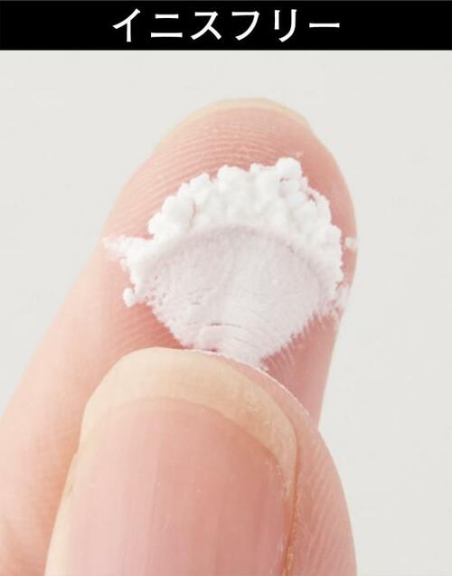 サラサラの粉で皮脂を抑えてTゾーンの皮脂対策におすすめ!