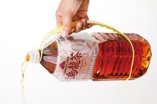 女性でも片手で扱える「ボトルハンガー 2L用」 イメージ2