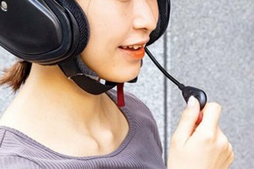 ボタンで曲操作などもできる
