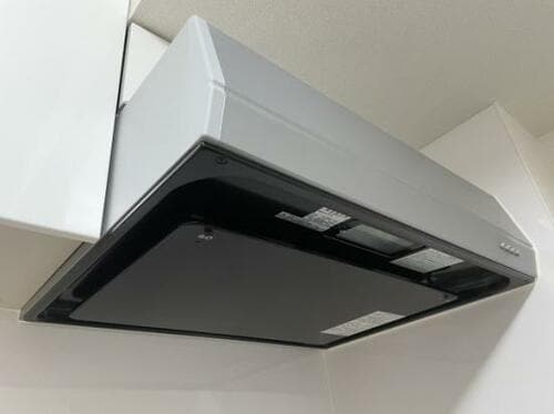 換気扇フィルターの油汚れにはスプレータイプの洗剤 イメージ