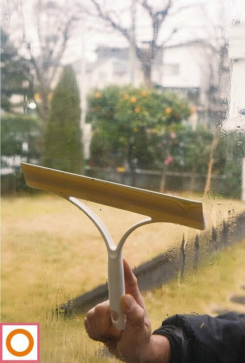 おしゃれなデザイン重視ならSatto 水切りワイパーをどうぞ イメージ