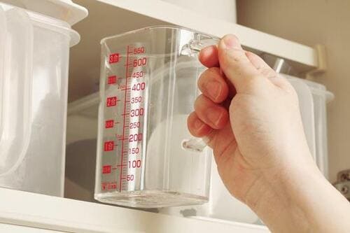 目盛りが見やすく、収納もラクな「スリム計量カップ」 イメージ2