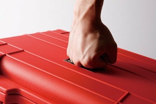 ペリカンの半額でも 耐水性＆衝撃性どちらも十分！ イメージ