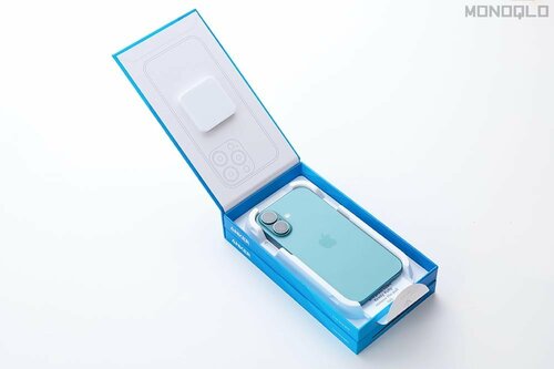 iPhoneをケースに置く アンカー・ジャパン「Anker Easy Fit ガラスフィルムキットおすすめ イメージ