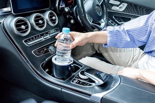 ドライブ中に飲料がぬるくなる問題を解決したい！ 車用ドリンクホルダーおすすめ イメージ