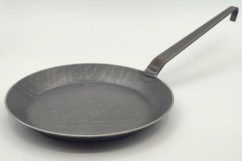 5位: 蓄熱性バツグンで仕上がり◎ turk（ターク）ロースト用フライパン 24cm 鉄フライパンおすすめ イメージ
