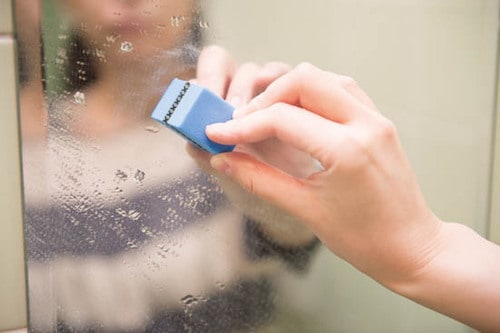 21位: [21位]お風呂ミラーの白い水垢をピッカピカにできるダイヤモンドパフ 100均お掃除・お洗濯グッズおすすめ イメージ