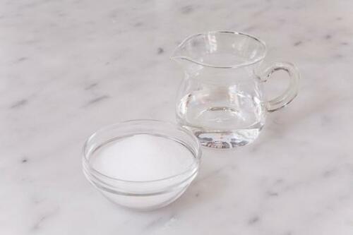 用意するものは?水と砂糖の2つだけです!