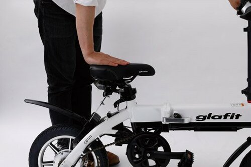 コンパクトにたたんで手軽に持ち運びできます イメージ2