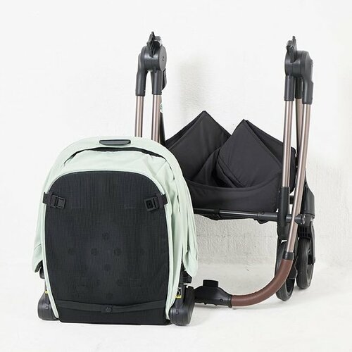 シートとフレームを分解するとコンパクトに! A型ベビーカーおすすめ イメージ