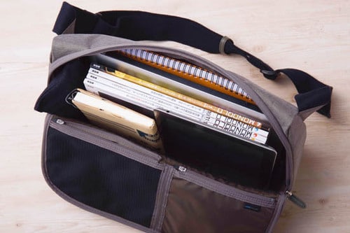 [オマケ]机に立てて置けるペン立て型ビジネスバッグ イメージ