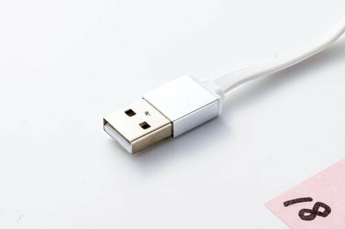 電源とのコネクタはタイプA