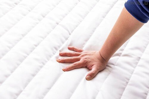 選び方3:通気性のよさもチェック 脚付きベッドマットレスおすすめ イメージ