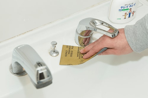 ［削る］水回りのガンコな汚れを 根こそぎ削りとる「耐水ペーパー」 イメージ3