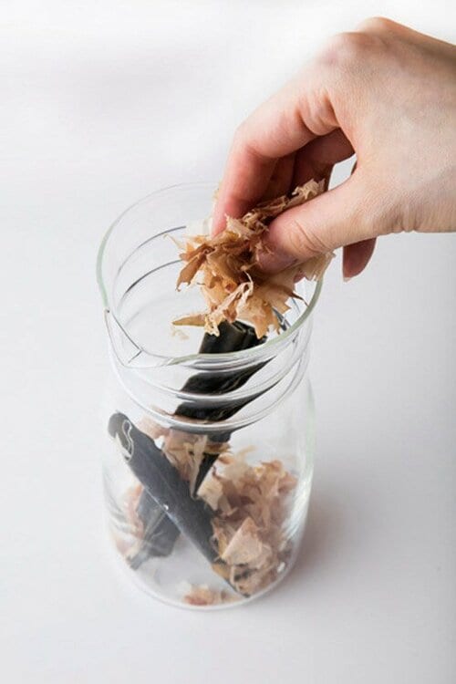 ④かつおの香り引き立つ こんぶ×かつお節水だし 水出汁おすすめ イメージ4