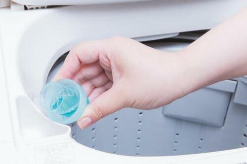 ポイント1:漂白剤は洗剤と同じタイミングでOK