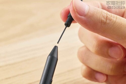 ペンの背面で芯を外せる ワコム「Wacom MovinkPad 11 DTHA116CL0Z」おすすめ イメージ