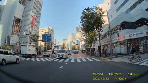 後方カメラの見やすさも同程度 ミラー型ドライブレコーダーおすすめ イメージ