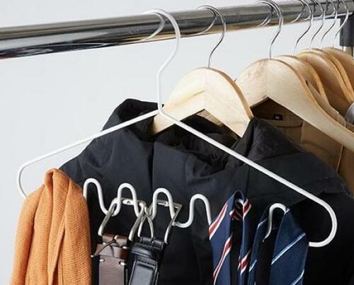 ポイント：波状のフックが物を引っ掛けやすい イメージ