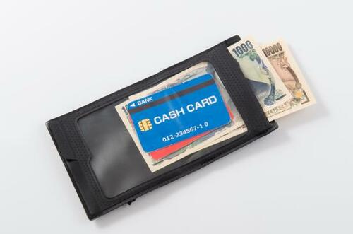 8位: スマホも収納できる「マムート」