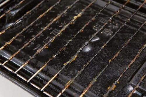 魚焼きグリルの油汚れには3つの洗剤