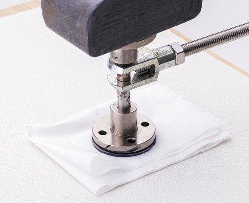 ④濡れた状態での破れにくさ：カスが残らないかどうか トイレットペーパーおすすめ イメージ