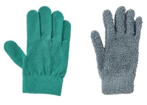 おそうじ手袋をはめて指をすべらせればホコリが取れる！ イメージ