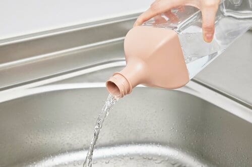 手のひらに収まるキャップが開けやすい 横置きできる冷水筒おすすめ イメージ