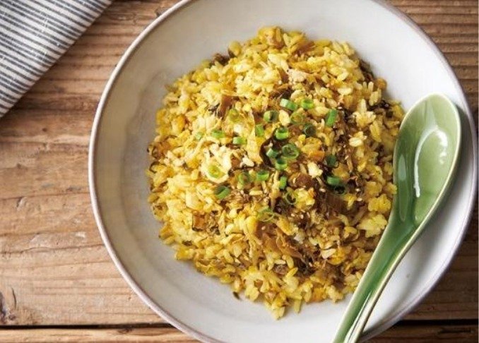 【業務スーパー】余った白米がプロ飯に！「高菜とジャコ炒飯」レシピ