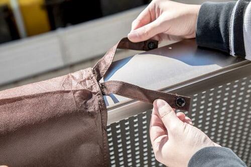 すぐ干せて風飛び防止にスナップ付きの汚れ防止シート イメージ2