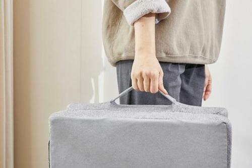 一度座ったらもう離れられない! 「折りたためるフロアクッション」