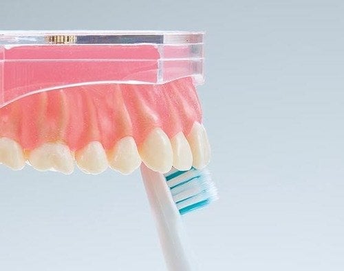 【電動歯ブラシの角度】面は90度、歯と歯茎の間は45度 安い電動歯ブラシおすすめ イメージ3