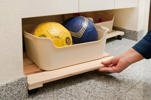 ゲタ箱下の空間も無駄にしないボックス＆キャスターの合わせ技 イメージ