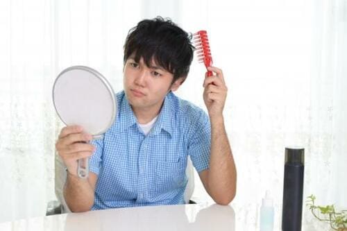 薄毛隠しには増毛パウダーと増毛スプレーが手軽