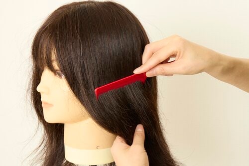 歯が細かめで少し引っかかる コームおすすめ イメージ