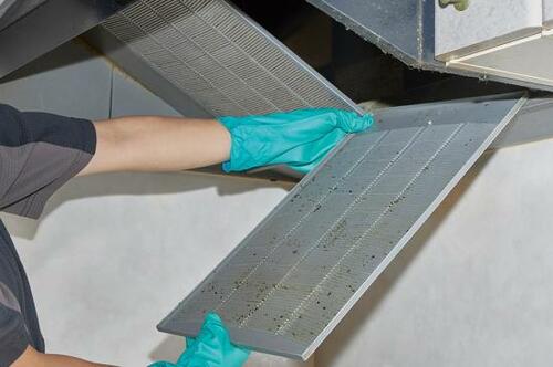 1：レンジフードの部品を取り外す イメージ