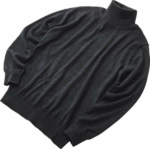 無印良品「首のチクチクをおさえた洗える天竺編みタートルネックセーター」 イメージ