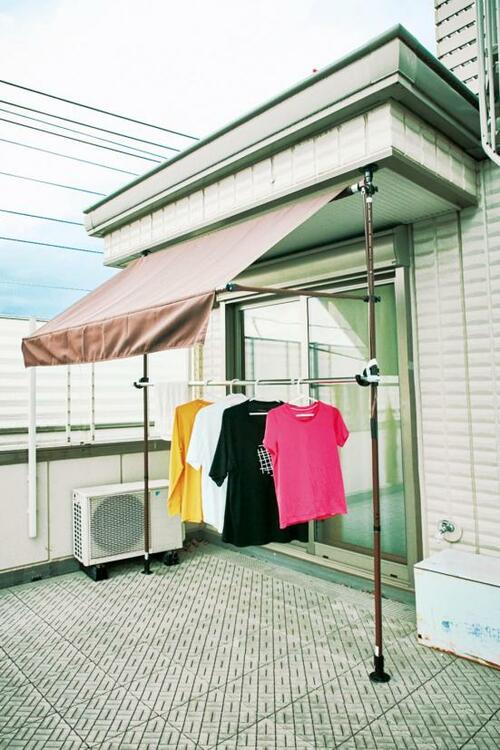 雨でも晴れでもベランダ快適！「物干し竿付きオーニング」 イメージ