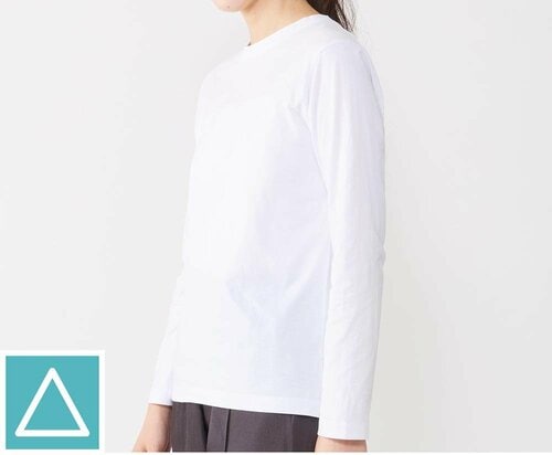 シンプルな白ロンTは老け見えしがち レディースのロンTおすすめ イメージ